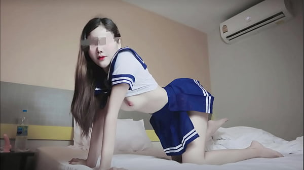 Gadis Jepang Berseragam dan Sebelum Masuk Sekolah oleh NinewThai