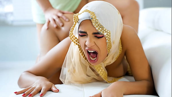 Membujuk Pacar Berhijab yang Tabu Bercinta Karena Budaya untuk Melepas Nafsu