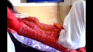 Payudara montok bibi desi yang menggoda