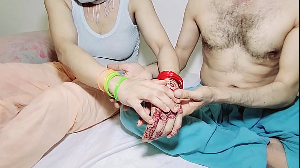Bhabhi Punjab Muslim Ngentot Anal, Dever Ganas Sodok Pantat Besar Doggystyle dengan Suara Hindi