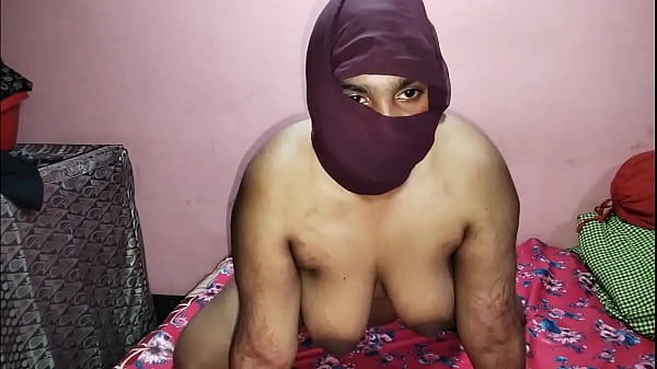 MUA Ganteng Ngentot Abis Model India Seksi di Rumah, Suara Erangnya Bikin Greget!