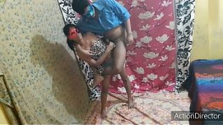 Adik Tiri India yang Menggoda dalam Adegan Panas Desi