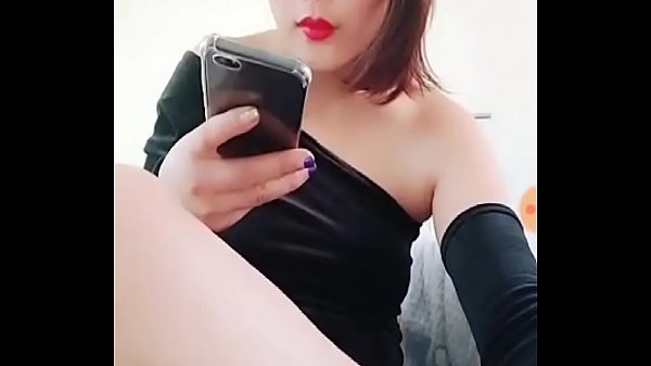 Gogo live, goyangin tuh badan sampe basah keringet, bikin ngilu di dalem!