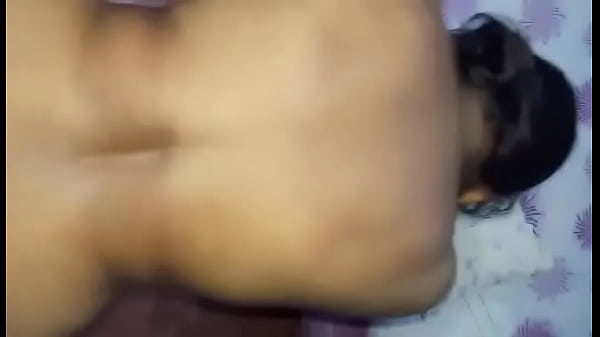 Istri Desi ngentot gaya doggy