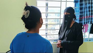 Istri Rumah Tangga Cantik Beraksi Mesra dengan Suami di Video Desi XXX