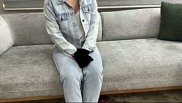 Buruan, sebelum ibu tiriku pulang dan menemukan kita