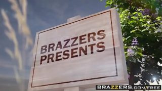 Alexis Fawx dan Romi Rain Digoda oleh Mata Keranjang di Taman