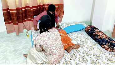 Desi bhabhi asyik mainin dildo