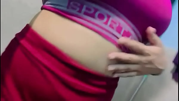 Tembakan dekat memek panas India montok payudara besar menggairahkan