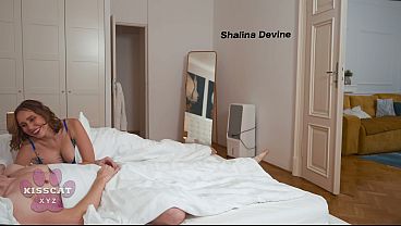 Anak tiri ngintip ibu tiri Shalina Devine lagi ngewe suaminya sampe crot di dalem