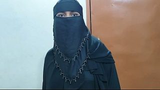 Video gila istri cantik berhijab dijabanin sama majikan India di rumah, bikin malu.