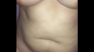POV lihat cewek oriental mulus gerak-gerak hot, bikin greget.