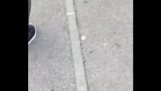 Pantat Besar Berhijab Berjalan Menggoda