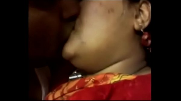 Tante Desi yang Menggoda