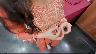 Bhabhi ke ghar ka maalik raat ko chupke se uski kam wali ko chodta hai, desi XXX MMS mein dikhi chudai.