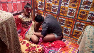 Gairah Membara di Ranjang: Suami India dan Istri Desi yang Tak Pernah Puas