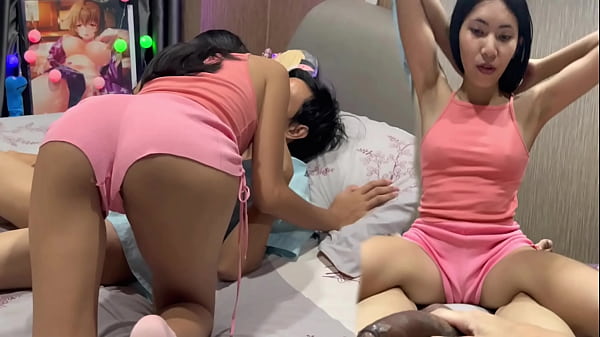 Ibu tiri panas puasin nafsu gue, dia juga biarin gue rekam tuh!!