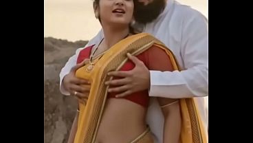 Desi bhabhi saree me daba ke chod diya