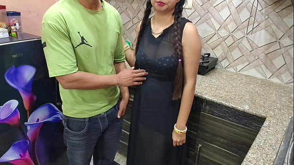 Bhabhi Tersepak Ganas oleh Devar di Dapur