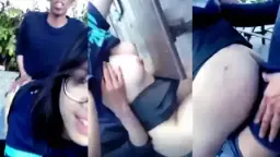 Cewek kacamata cantik digojlok sama jamet.