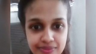Mallu cewek Kottayam pamer bugil di selfie.