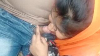 Ngeblow di dalem mobil sama cewek desi, doi minta berhenti pas lagi enak-enaknya