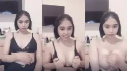 Renny pamerin teteknya sampe meleot