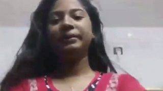 Telanjang bulat, pose seksi selfie ala desi bikin meleleh.