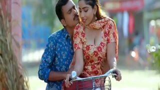 Tonton serial dewasa India yang bikin kamu makin panas dan basah.