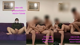 Ukhti liar digebuk dua kontol sampe muncrat