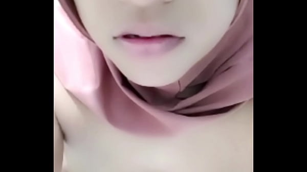 Vcs sama selingkuhan, enaknya mumpung suami lagi pergi, bisa puas-puasin tanpa takut ketahuan.
