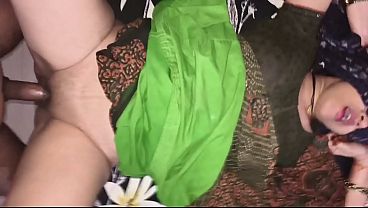 Kakak tiri desi lagi digenjot habis sama adik tiri di rumah sepi, film penuh durasi pakai suara Hindi.