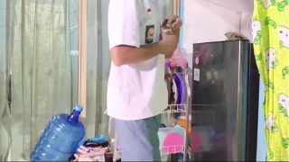 Ngentot ibu tiri berjilbab, sange banget minta digojlok.