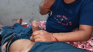 Tonton video bhabhi India dengan memek sempit dan suara Hindi jelas, ngewe panas bikin ngilu.