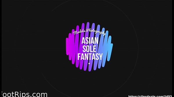 Kaki Asia yang bikin ngiler, siap dijilat sampai basah.
