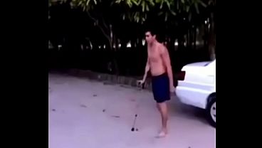 2 TUNA NETRA INDO NGEBANGBANGIN DI ATAS KURSI RODA SAMBIL DIIRINGI LINK PARK