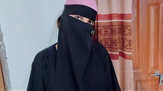 Hijab jalang Jasmine digenjot orang asing ngehe sampe mampus.