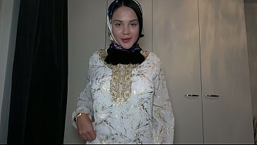 POV – Ngewein Adik Tiri Muslimah Berjilbab, Romantis Tapi Mesum Banget