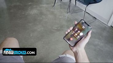 Gemuk Coklat Adik Tiri Biarkan Kakak Tiri Gatal Meregangkan Memek Sempitnya