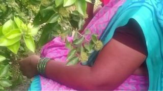 Bhabhi India di desa, ngentot di luar rumah, panas dan basah