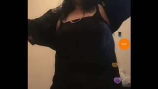 Ibu-ibu tua pamer memek di bigo live