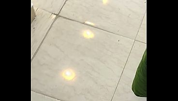 شرموطة مصرية نار، صاحبة البيت بتنيكها سباك وصاحبه، كلام يهيج، صوت واضح، جسم ملبن يخلّي الزب يقف