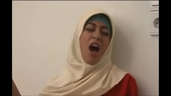 1101689 cewek arab hijab, siap digoyang sampai lupa diri