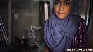Tegang lurus, Arab ganas layani titik jatuh pantat, 23km di luar pangkalan, bikin basah.