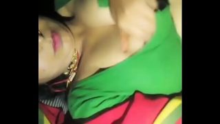 Desi tante pamer tetek gede