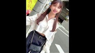 Goyangin bokong di majalah, cewek campuran Filipina-Jepang umur 18 tahun, bikin keluar air liur.