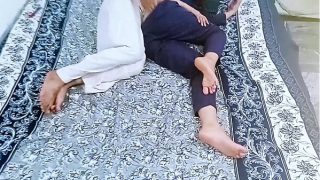 Desi lugu manis ngenes pertama kali ngerasain kontol di desa