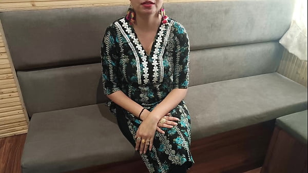 JIJI JI digoda tubuh seksi SAALI, ngewe memek dan bokongnya pakai suara Hindi