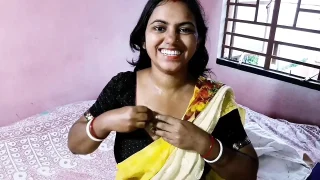 Pussy sealed ass” Komal’s husband is very sexy wearing a cleansing jeans top.