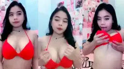 Jilat susu host kimcil nakal, bikin makin basah